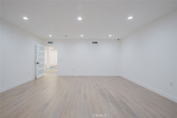 Empty room, Interior, Recessed Lighting, Wood Texture Flooring