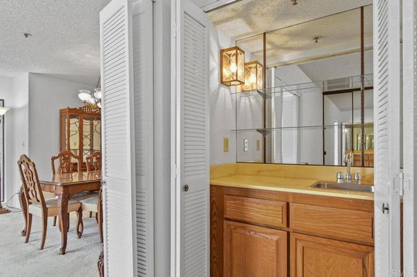 Chandelier, Dining room, Interior
