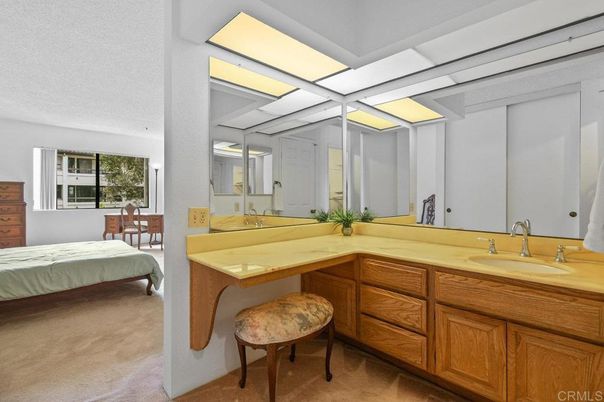Bathroom, Bedroom, Dual Sink Vanities, Interior