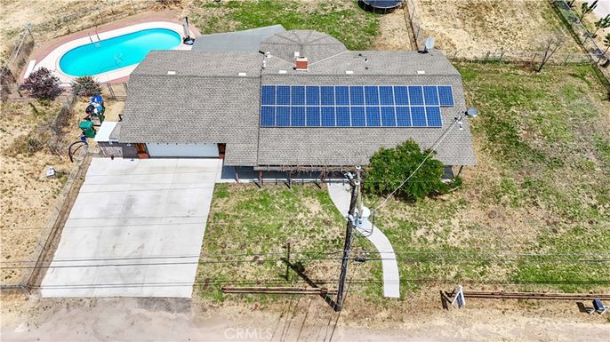 Exterior, Drone