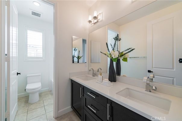 Bathroom, Dual Sink Vanities, Interior, Recessed Lighting