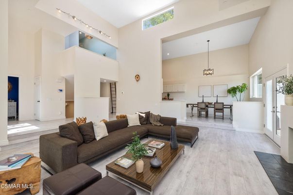 Dining room, Interior, Living room, Pendant Lights, Recessed Lighting, Wood Texture Flooring