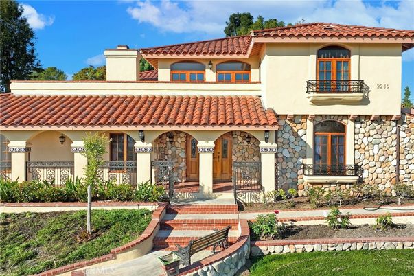 Exterior, Facade, Mediterranean