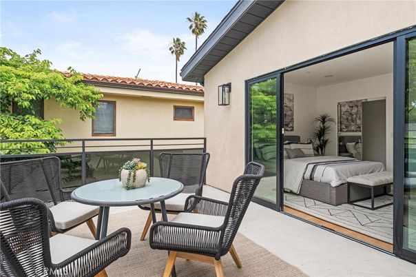 Bedroom, Exterior