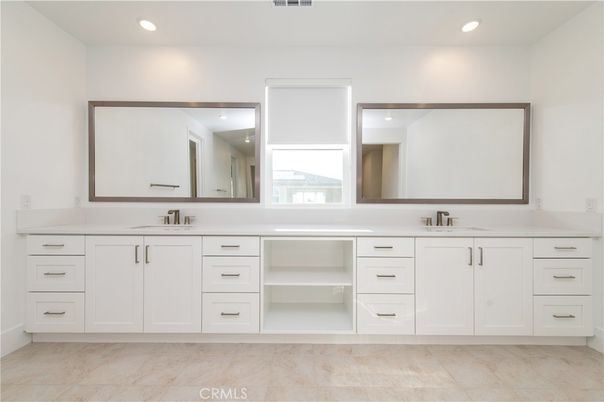 Bathroom, Dual Sink Vanities, Interior, Recessed Lighting