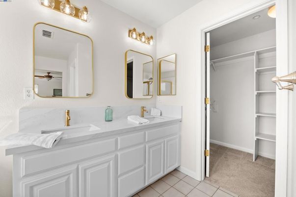 Bathroom, Dual Sink Vanities, Interior