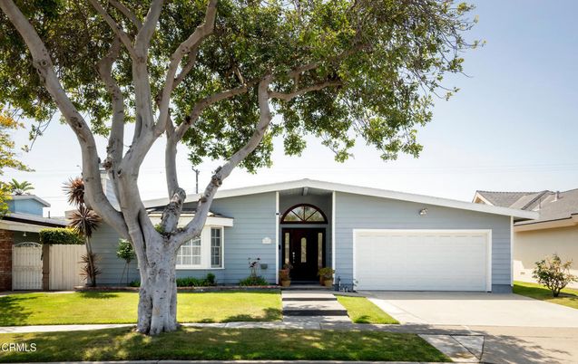 Attached, Exterior, Facade, Ranch