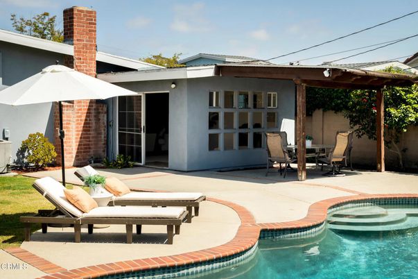 Exterior, Pool