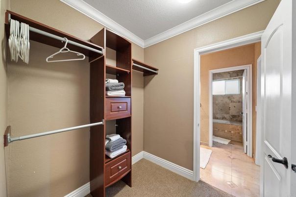Interior, Walk-in Closets