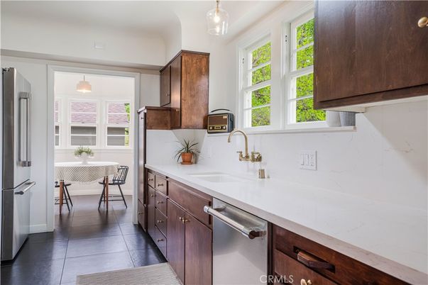 Dining room, Interior, Kitchen, Pendant Lights, Stainless Steel Appliances