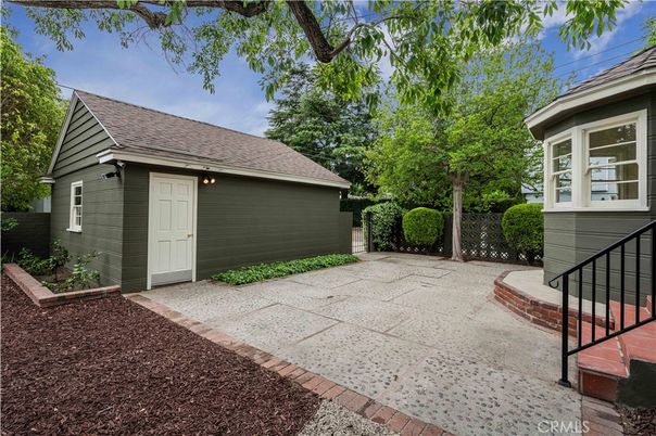 Detached Garage, Exterior