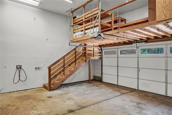 Garage, Interior, Wooden Beams