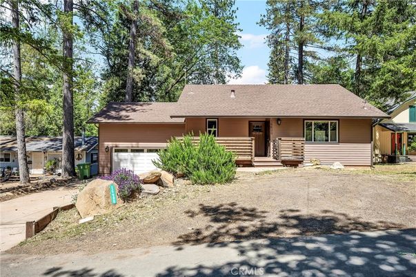 Attached, Exterior, Facade, Ranch