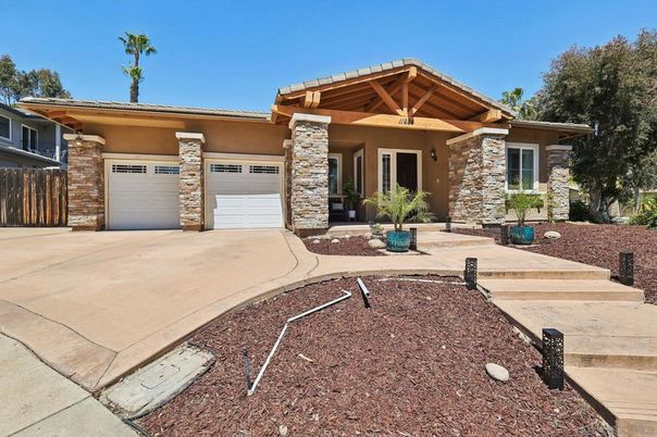 Attached, Exterior, Facade, Ranch