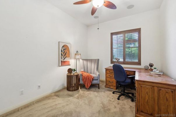 Home Office, Interior