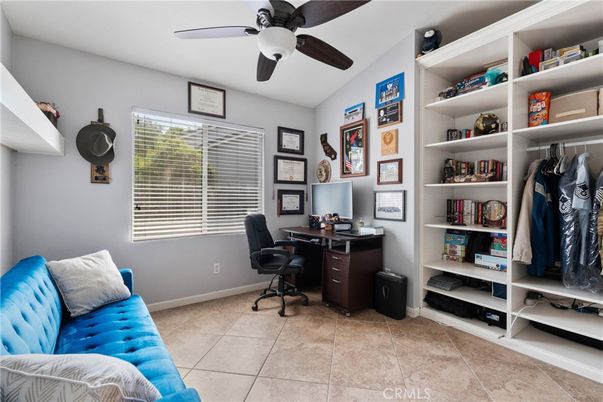 Home Office, Interior