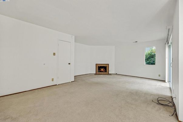 Empty room, Fireplace, Interior
