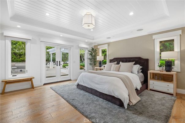 Bedroom, Interior, Pendant Lights, Recessed Lighting, Wood Texture Flooring