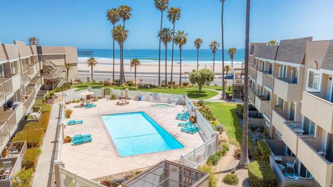 Exterior, Pool, Water