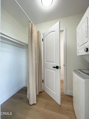 Interior, Utility Closets, Washer, Wood Texture Flooring
