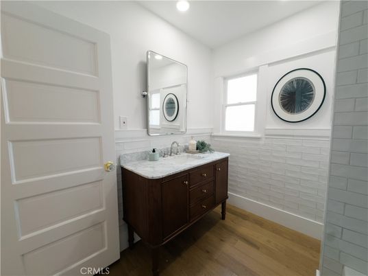Bathroom, Interior, Recessed Lighting, Wood Texture Flooring