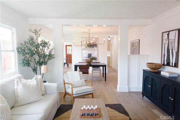 Chandelier, Dining room, Interior, Living room, Pendant Lights, Recessed Lighting, Wood Texture Flooring