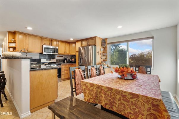 Dining room, Interior, Kitchen, Recessed Lighting, Stainless Steel Appliances
