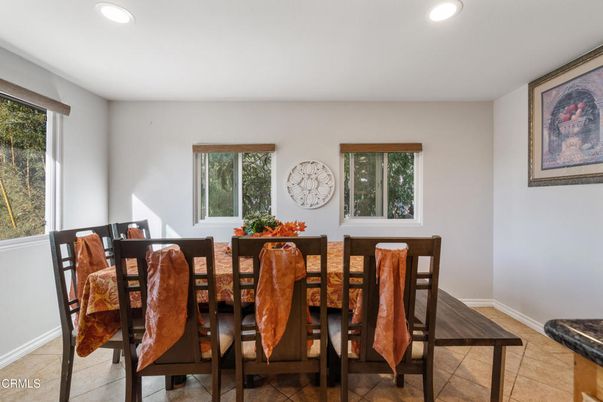 Dining room, Interior, Recessed Lighting
