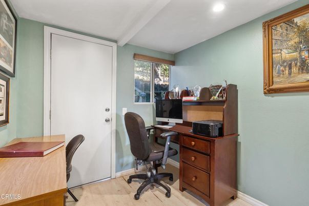 Home Office, Interior, Recessed Lighting, Wood Texture Flooring