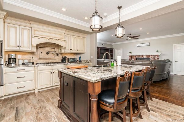 Interior, Kitchen, Living room, Pendant Lights, Recessed Lighting, Wood Texture Flooring