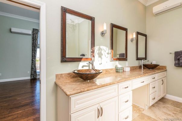 Bathroom, Dual Sink Vanities, Interior, Wood Texture Flooring