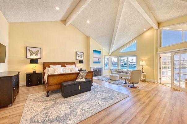 Bedroom, Interior, Living room, Recessed Lighting, Wood Texture Flooring