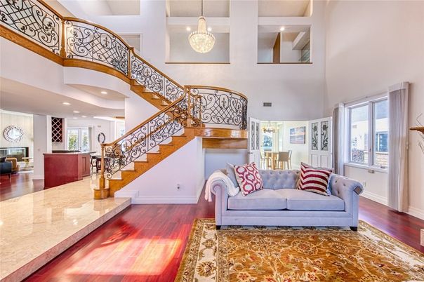 Chandelier, Dining room, Interior, Pendant Lights, Recessed Lighting, Wood Texture Flooring