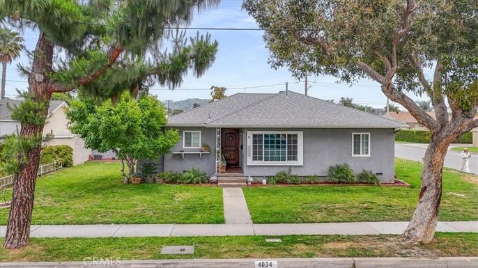 Backyard, Exterior, Facade, Ranch