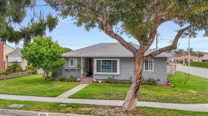 Backyard, Exterior, Facade, Ranch