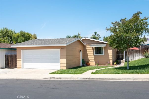 Attached, Exterior, Facade, Ranch