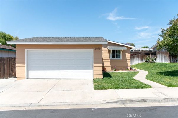 Attached, Exterior, Facade, Ranch