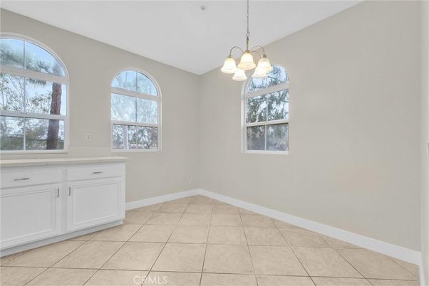 Empty room, Interior, Pendant Lights