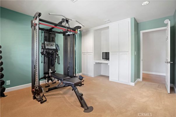 Fitness Equipment, Interior, Recessed Lighting, Wood Texture Flooring