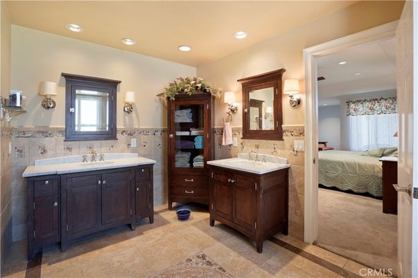 Bathroom, Bedroom, Dual Sink Vanities, Interior, Recessed Lighting