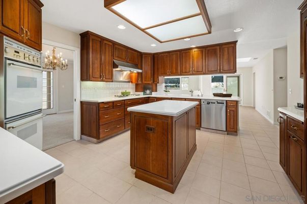 Chandelier, Interior, Kitchen, Recessed Lighting, Stainless Steel Appliances