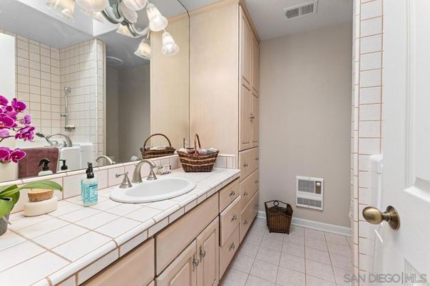 Bathroom, Interior, Tile Countertops