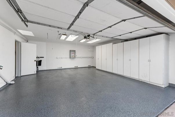 Garage, Interior
