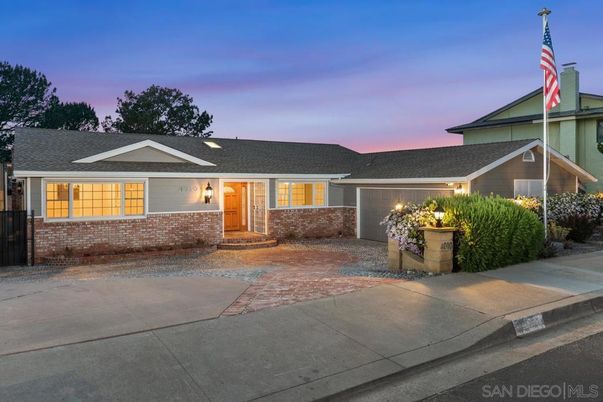 Attached, Exterior, Facade, Brick Facade, Ranch