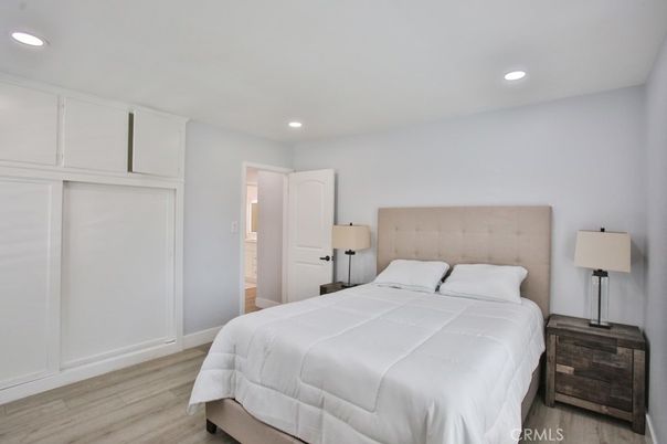 Bedroom, Interior, Recessed Lighting, Wood Texture Flooring