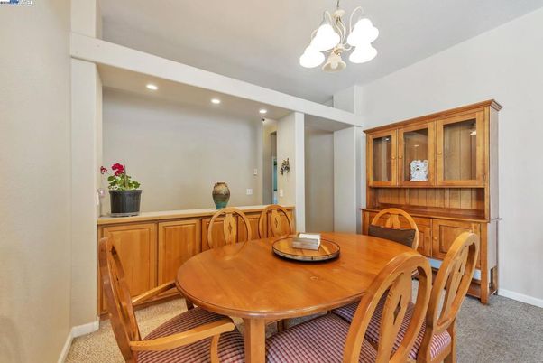 Dining room, Interior, Recessed Lighting
