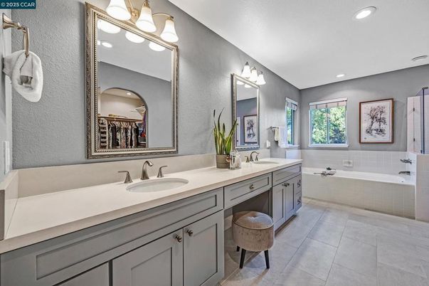 Bathroom, Dual Sink Vanities, Interior, Recessed Lighting