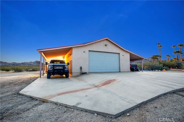 Detached Garage, Exterior
