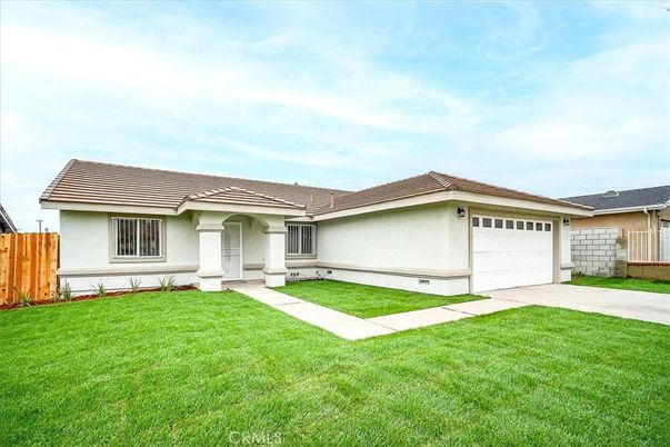 Attached, Backyard, Exterior, Facade, Ranch