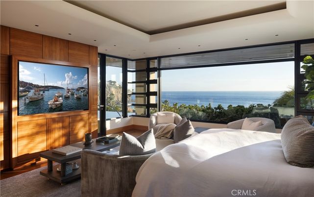 Bedroom, Interior, Living room, Recessed Lighting, Water, Wooden Walls